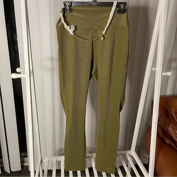 We Wore What Chain High Rise Legging - Size L (NWT) - Picture 4 of 8